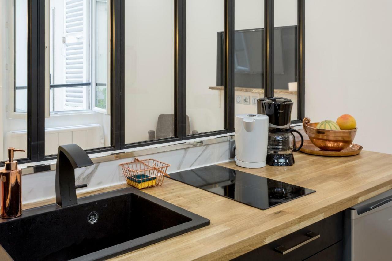 Studio D'Architecte Au Pied De Tour Eiffel Apartment Paris Bagian luar foto